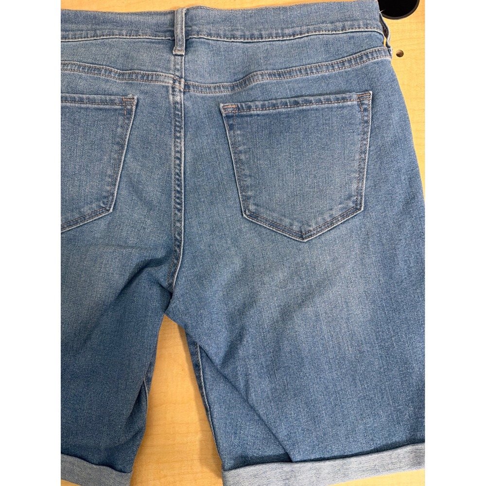 Old Navy Womens Fitted Stretch Denim Shorts Medium Wash Rolled Cuff Size 10 - Picture 5 of 6